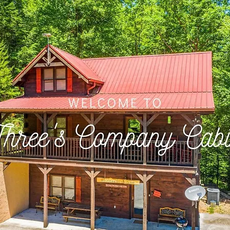 Dog Friendly Secluded Cabin Whot-Tub & Sleeps 12
